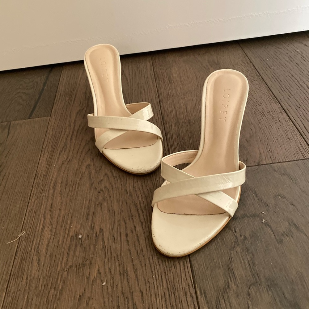 Loiret kitten heels.